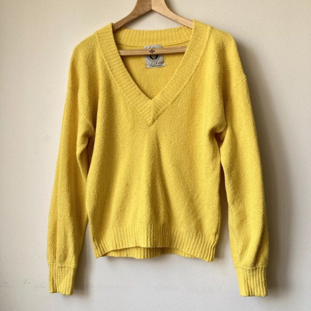 Urban Outfitters Oversized Sweater Women's Sz XS Yellow V-Neck Pullover Textured